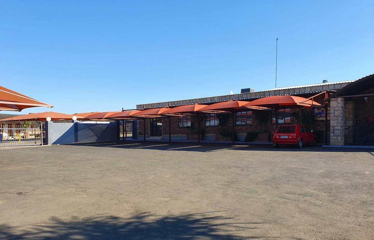 Diggies Lodge Kimberley Exterior photo